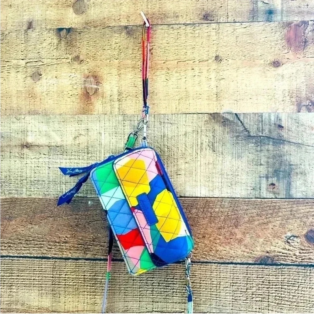 NWOT 
Vera Bradley Pop Art All In One Quilted
RFID Wristlet/Crossbody